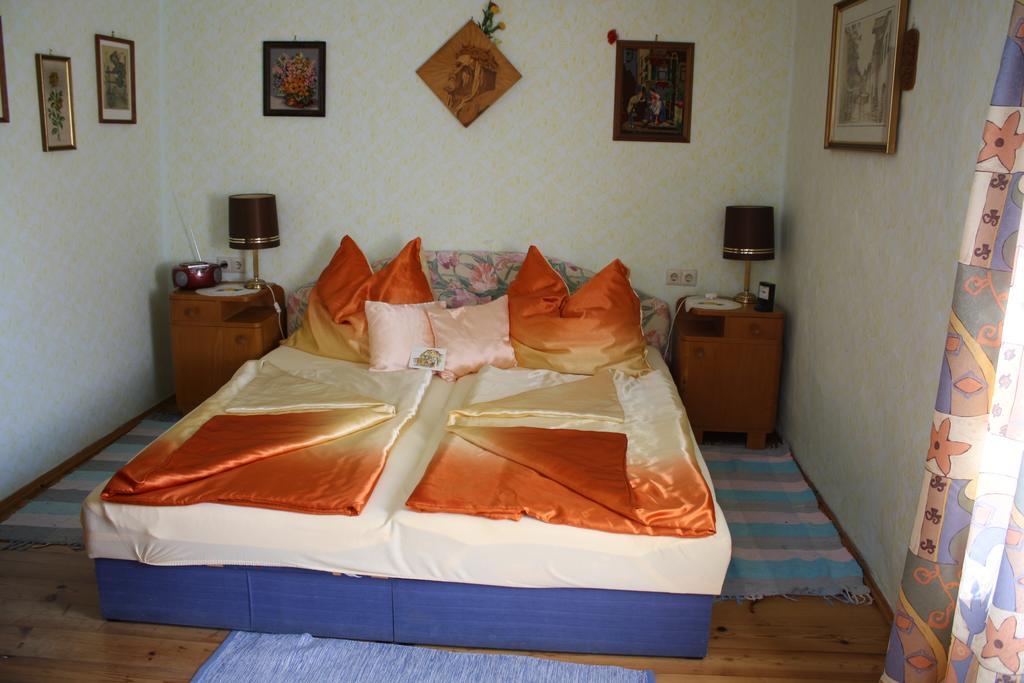Weinbau-Gaestezimmer Martin Und Eva Maria Jamek Weissenkirchen in der Wachau Ngoại thất bức ảnh